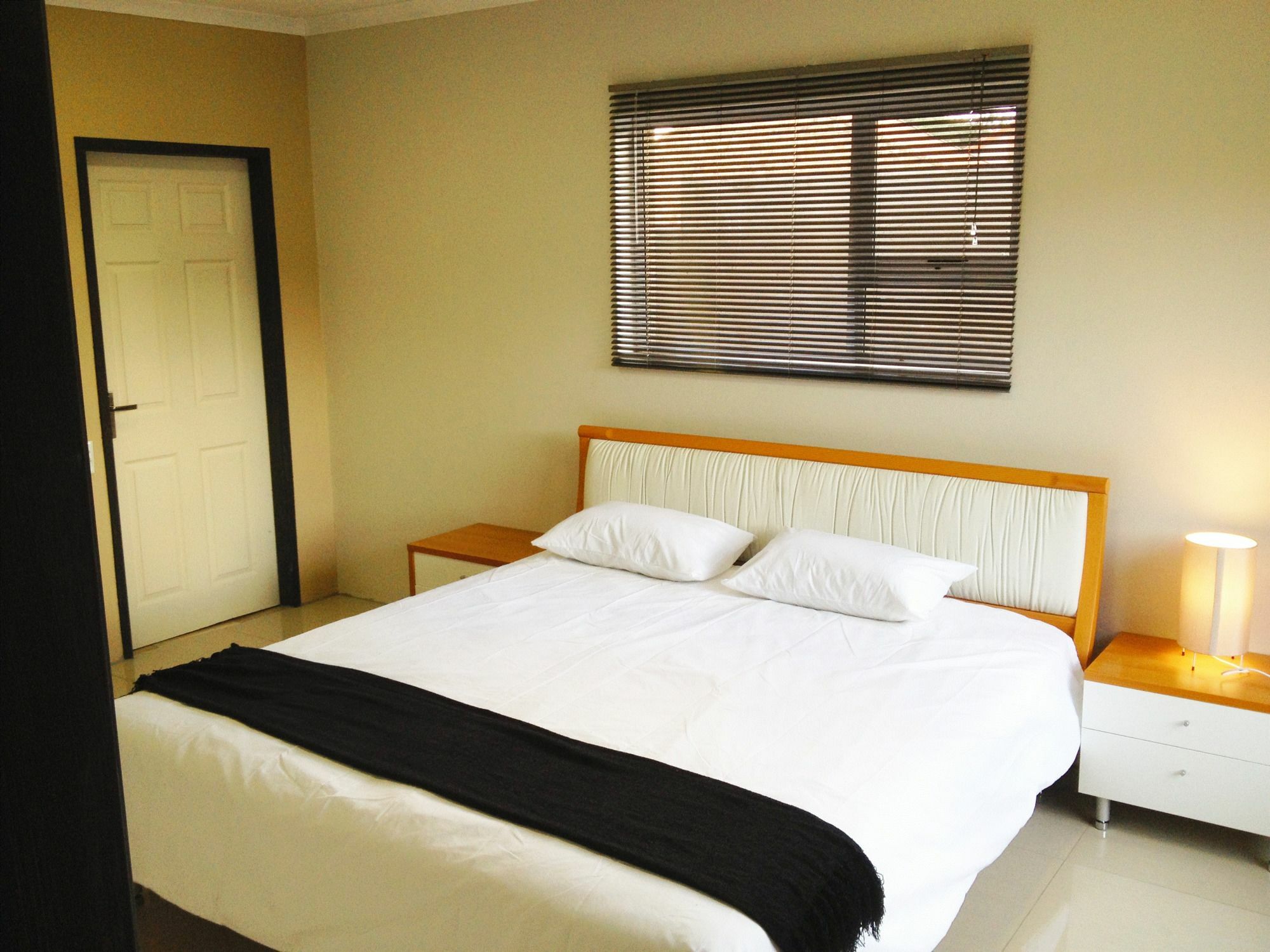 Afrikawisa At O.R. Tambo International Airport Bed and Breakfast Kempton Park Eksteriør billede